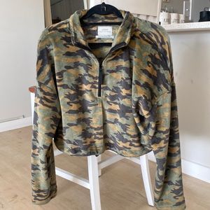 Cropped Urban Outfitters Camo Quarter Zip